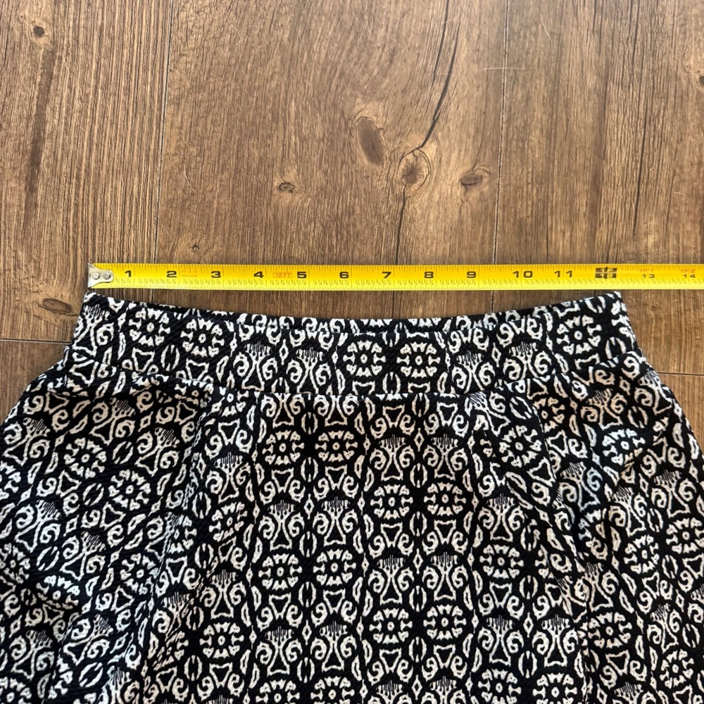 Aeropostale Skater Skirt Womens Medium Black White Geometric Damask Mini Stretch - Picture 5 of 8